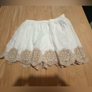 Marshalls Women’s White Skirt with Ruffled Detail size Large